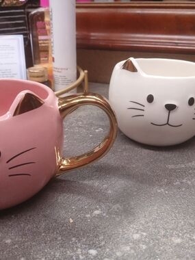 Cute Cat Face Ceramic Mugs - Pink & White with Gold Accents